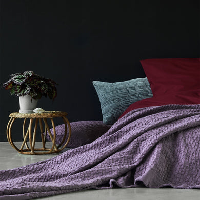 Alviela bedspread, aubergine, 100% cotton