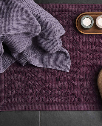 Neris hand towel, aubergine, 100% linen